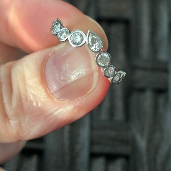 Elegant 10k white gold Teardrop Ring - Picture 8 of 11